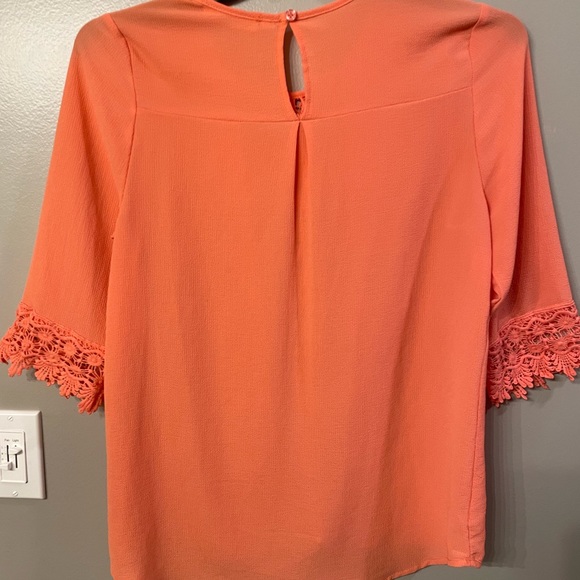 Women’s 3/4 sleeve peach blouse - Picture 2 of 4